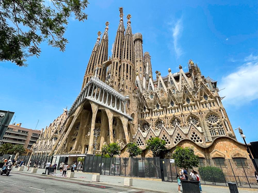 Spain Highlights – Madrid, Barcelona, Seville & Granada | 12 Days / 11 Nights